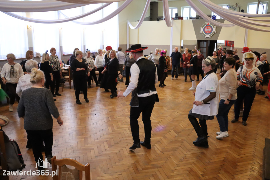 Fotorelacja: Karnawałowy Marsz Nordic Walking w Zawierciu