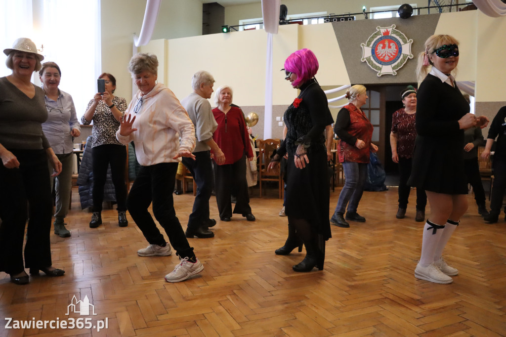 Fotorelacja: Karnawałowy Marsz Nordic Walking w Zawierciu