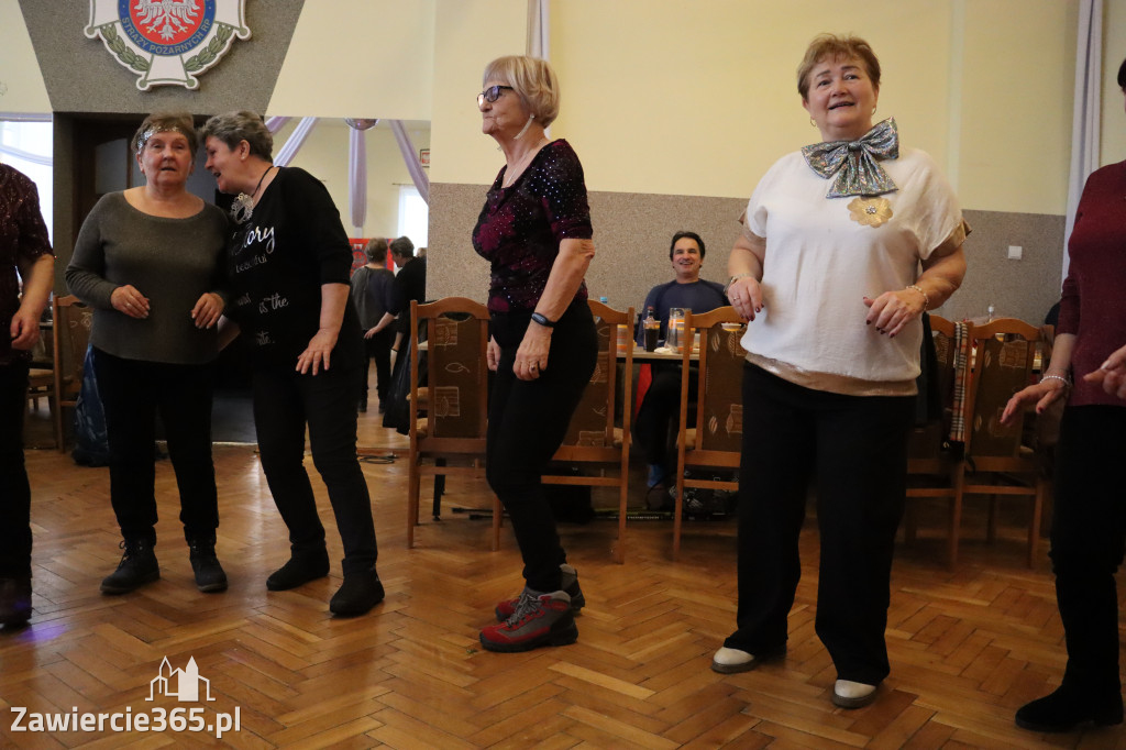 Fotorelacja: Karnawałowy Marsz Nordic Walking w Zawierciu