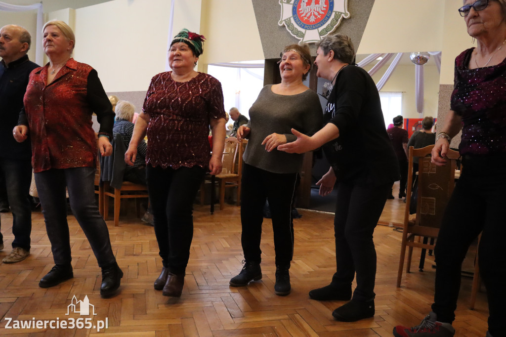 Fotorelacja: Karnawałowy Marsz Nordic Walking w Zawierciu
