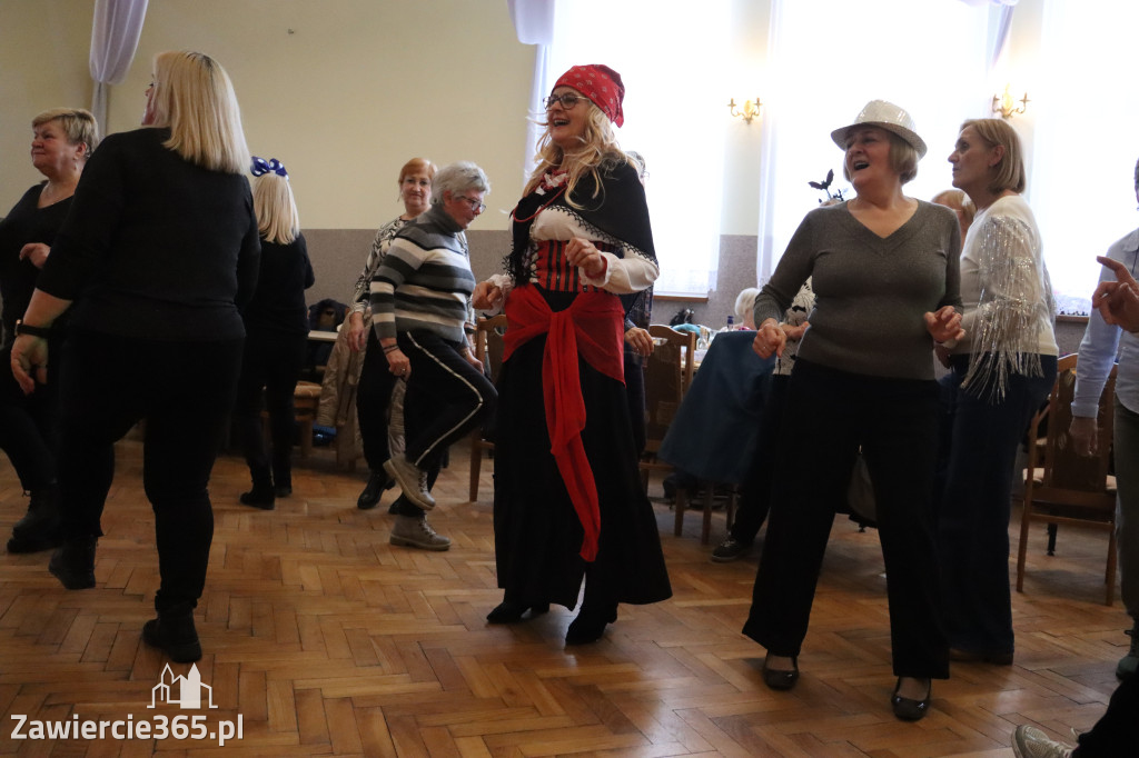 Fotorelacja: Karnawałowy Marsz Nordic Walking w Zawierciu