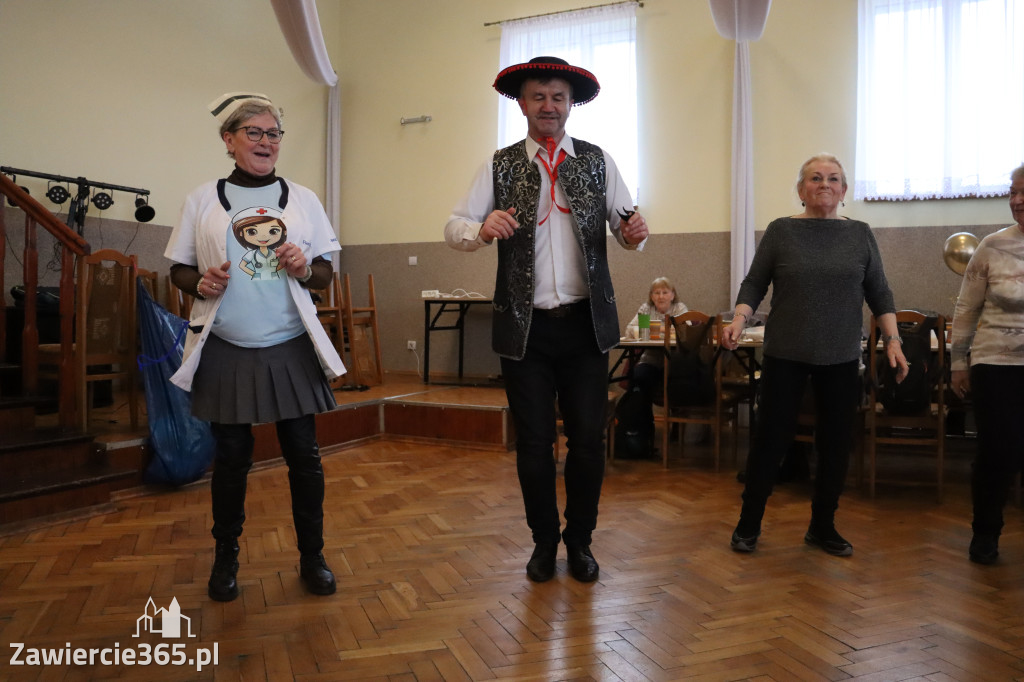 Fotorelacja: Karnawałowy Marsz Nordic Walking w Zawierciu