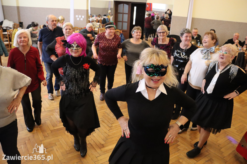 Fotorelacja: Karnawałowy Marsz Nordic Walking w Zawierciu