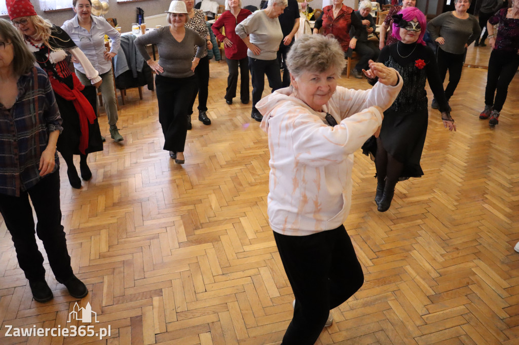 Fotorelacja: Karnawałowy Marsz Nordic Walking w Zawierciu