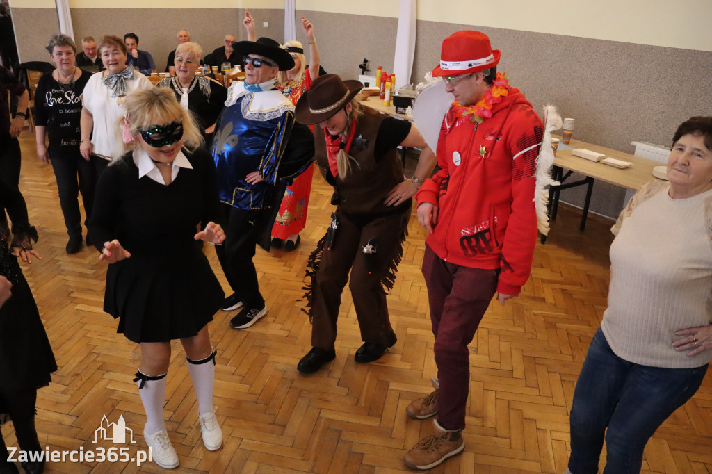 Fotorelacja: Karnawałowy Marsz Nordic Walking w Zawierciu