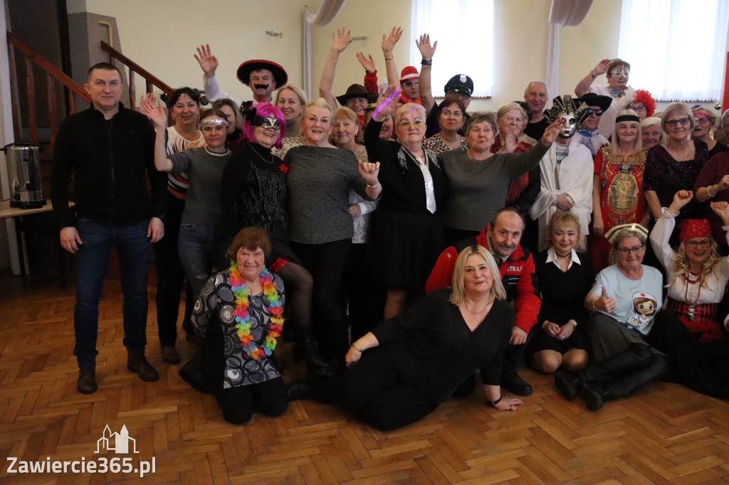 Fotorelacja: Karnawałowy Marsz Nordic Walking w Zawierciu