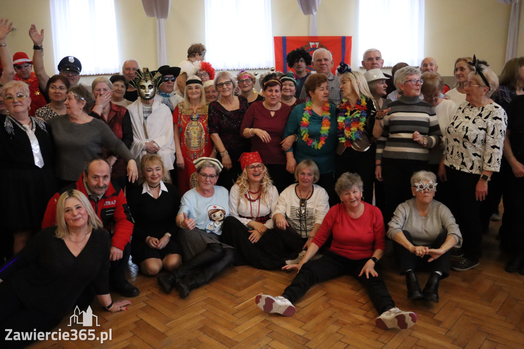 Fotorelacja: Karnawałowy Marsz Nordic Walking w Zawierciu