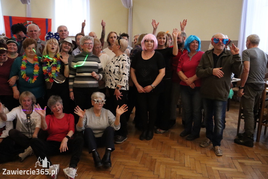 Fotorelacja: Karnawałowy Marsz Nordic Walking w Zawierciu