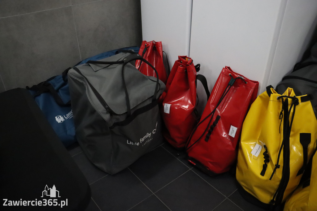 Fotorelacja: Przekazanie sprzętu dla Grupy Jurajskiej GOPR w Podlesicach gmina Kroczyce