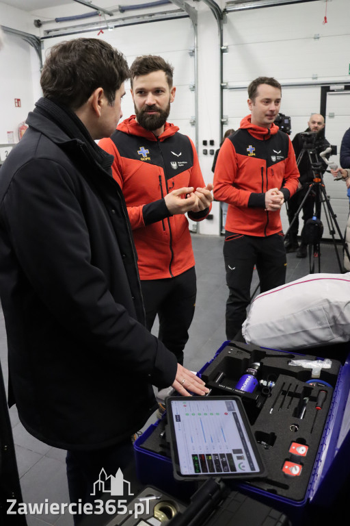 Fotorelacja: Przekazanie sprzętu dla Grupy Jurajskiej GOPR w Podlesicach gmina Kroczyce