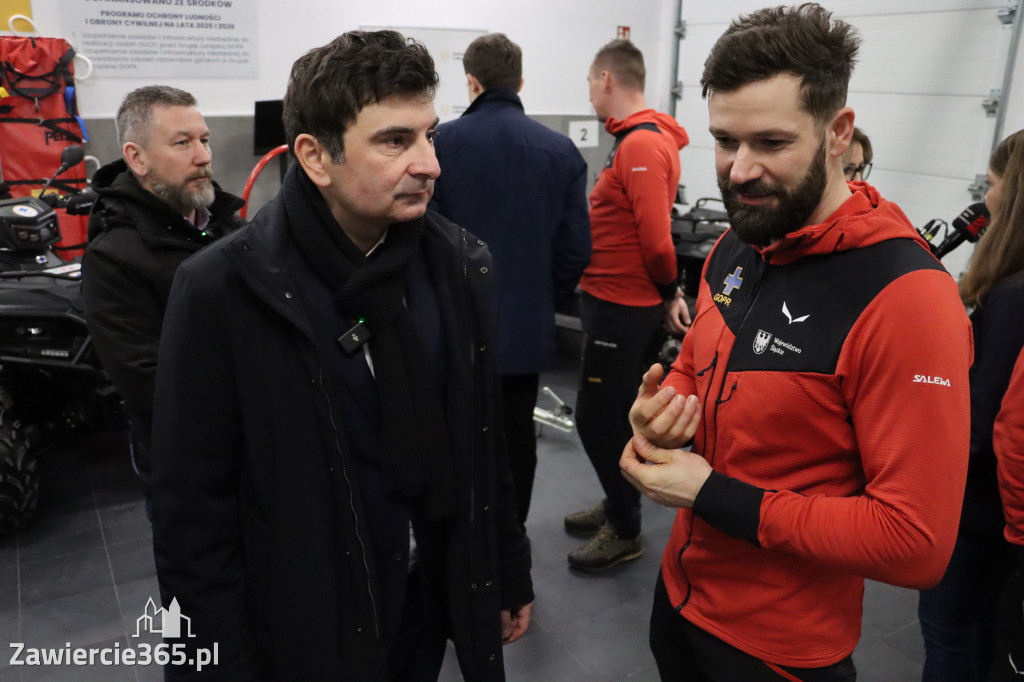 Fotorelacja: Przekazanie sprzętu dla Grupy Jurajskiej GOPR w Podlesicach gmina Kroczyce