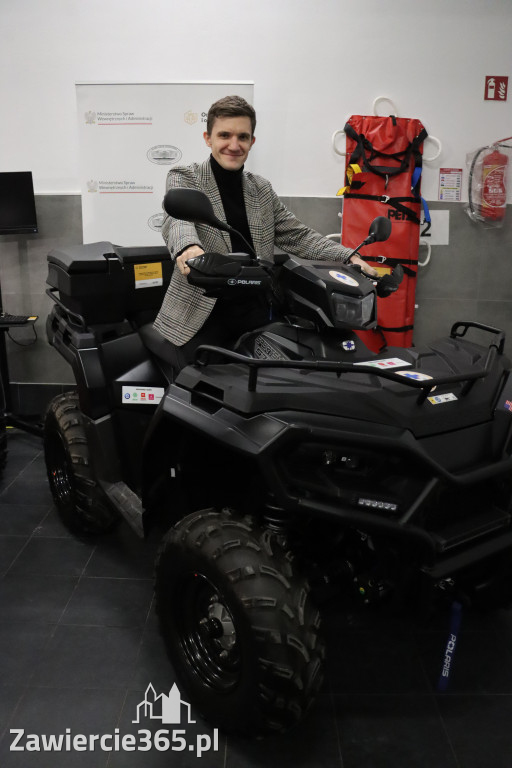 Fotorelacja: Przekazanie sprzętu dla Grupy Jurajskiej GOPR w Podlesicach gmina Kroczyce