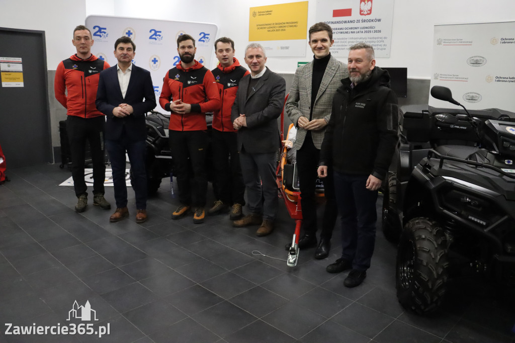 Fotorelacja: Przekazanie sprzętu dla Grupy Jurajskiej GOPR w Podlesicach gmina Kroczyce