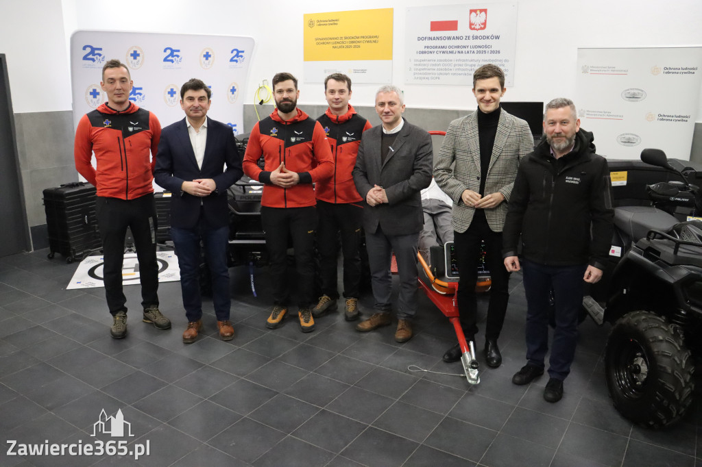 Fotorelacja: Przekazanie sprzętu dla Grupy Jurajskiej GOPR w Podlesicach gmina Kroczyce