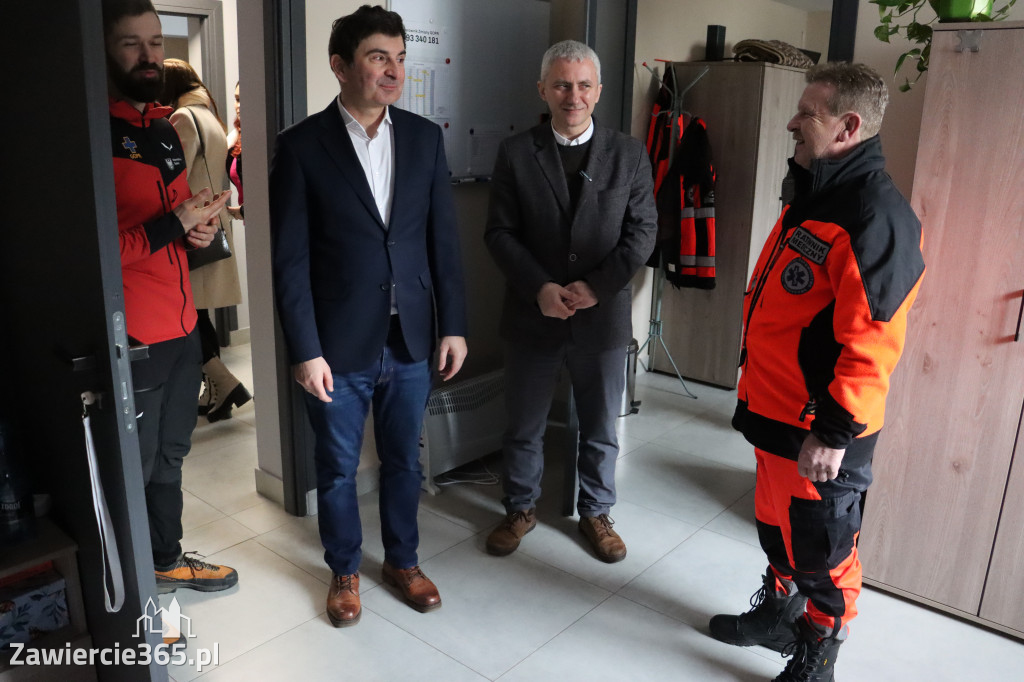 Fotorelacja: Przekazanie sprzętu dla Grupy Jurajskiej GOPR w Podlesicach gmina Kroczyce