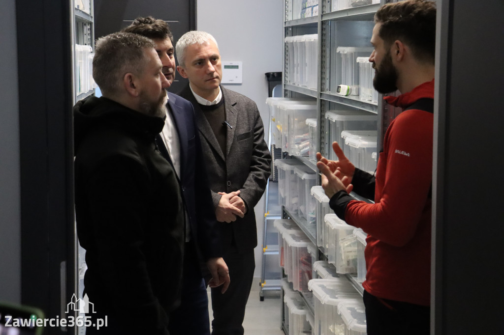 Fotorelacja: Przekazanie sprzętu dla Grupy Jurajskiej GOPR w Podlesicach gmina Kroczyce