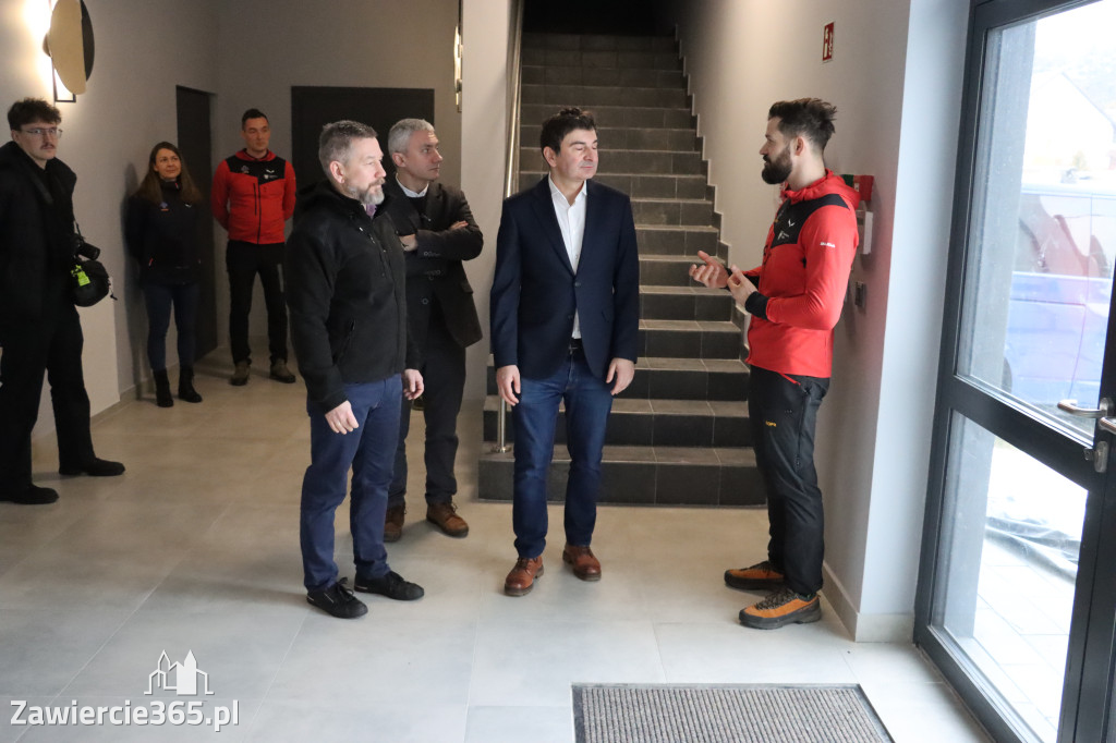 Fotorelacja: Przekazanie sprzętu dla Grupy Jurajskiej GOPR w Podlesicach gmina Kroczyce