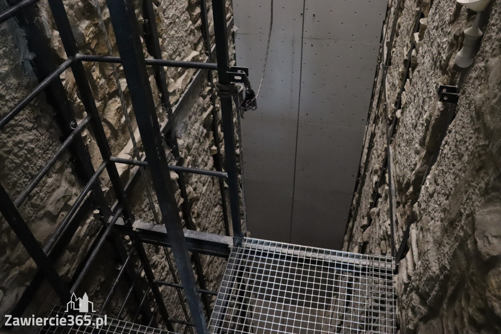 Fotorelacja: Przekazanie sprzętu dla Grupy Jurajskiej GOPR w Podlesicach gmina Kroczyce