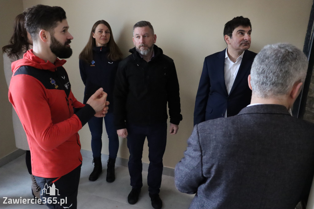 Fotorelacja: Przekazanie sprzętu dla Grupy Jurajskiej GOPR w Podlesicach gmina Kroczyce