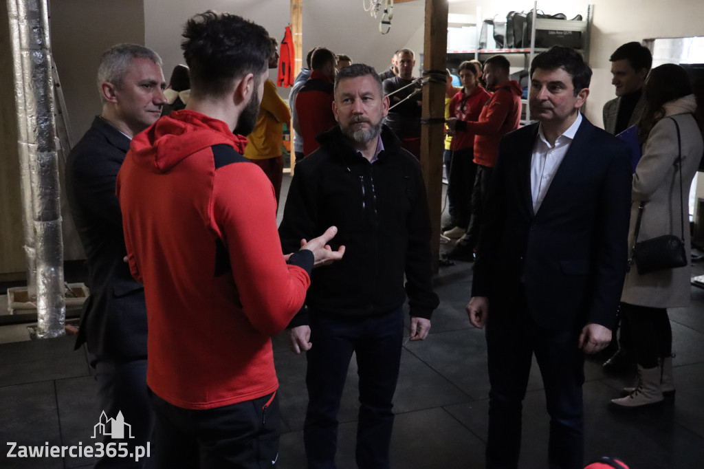 Fotorelacja: Przekazanie sprzętu dla Grupy Jurajskiej GOPR w Podlesicach gmina Kroczyce