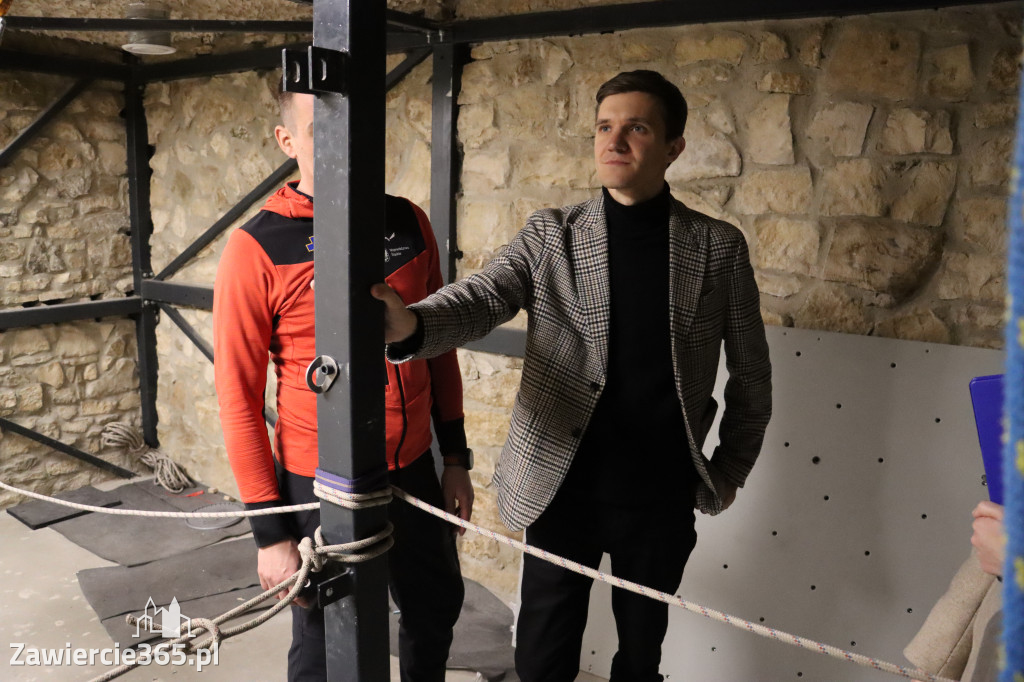 Fotorelacja: Przekazanie sprzętu dla Grupy Jurajskiej GOPR w Podlesicach gmina Kroczyce