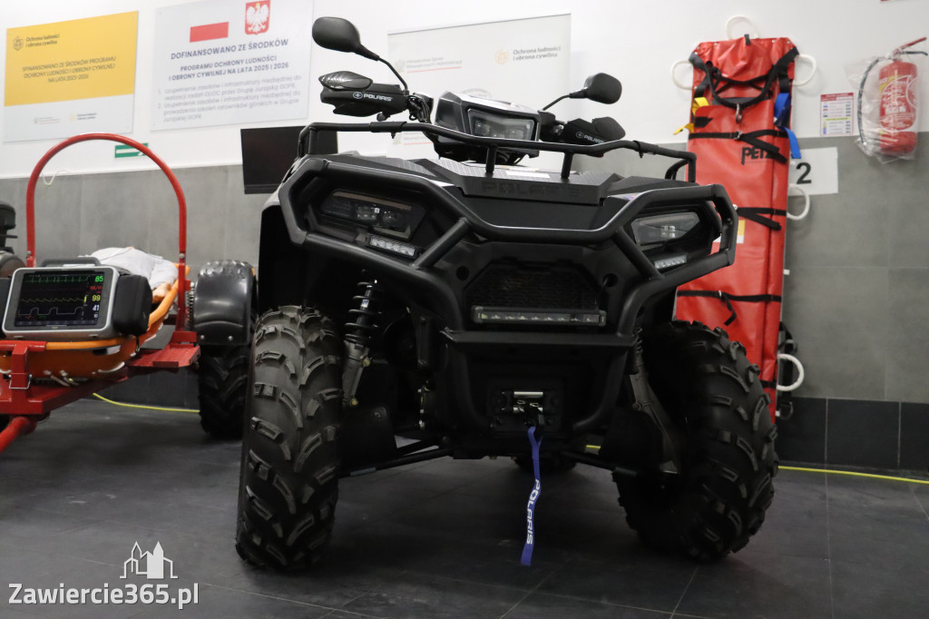 Fotorelacja: Przekazanie sprzętu dla Grupy Jurajskiej GOPR w Podlesicach gmina Kroczyce