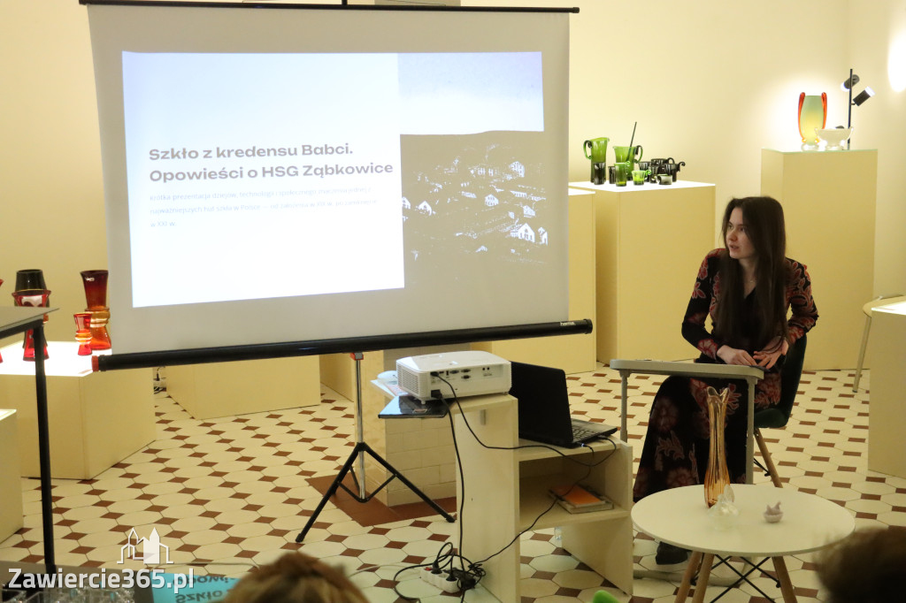 Fotorelacja Zawiercie: wykład - SZKŁO Z KREDENSU BABCI. OPOWIEŚCI O HSG ZĄBKOWICE