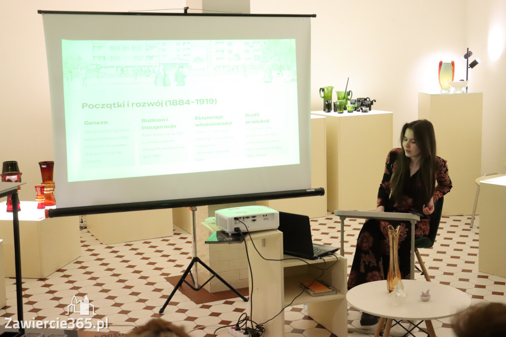 Fotorelacja Zawiercie: wykład - SZKŁO Z KREDENSU BABCI. OPOWIEŚCI O HSG ZĄBKOWICE