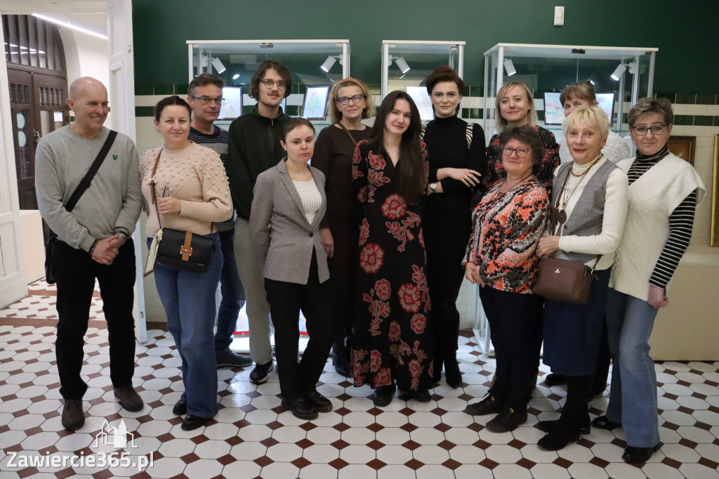 Fotorelacja Zawiercie: wykład - SZKŁO Z KREDENSU BABCI. OPOWIEŚCI O HSG ZĄBKOWICE