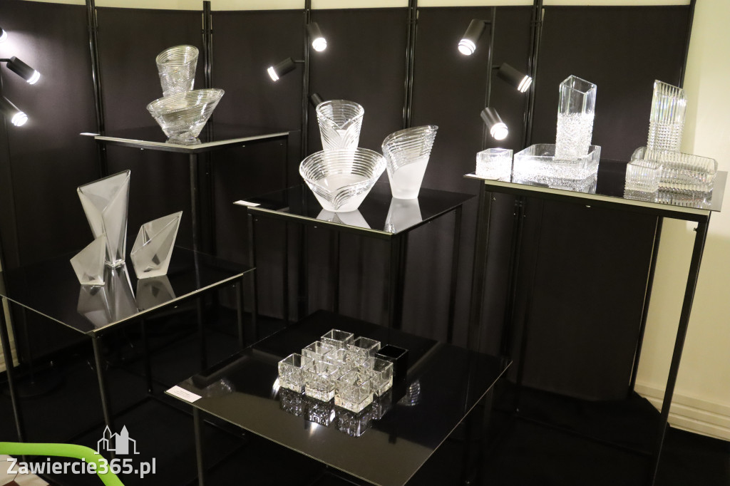 Fotorelacja Zawiercie: wykład - SZKŁO Z KREDENSU BABCI. OPOWIEŚCI O HSG ZĄBKOWICE