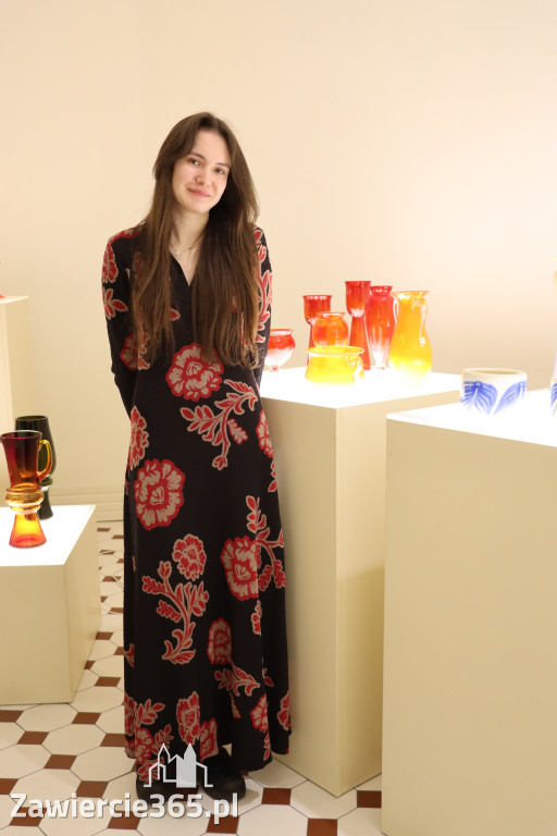 Fotorelacja Zawiercie: wykład - SZKŁO Z KREDENSU BABCI. OPOWIEŚCI O HSG ZĄBKOWICE