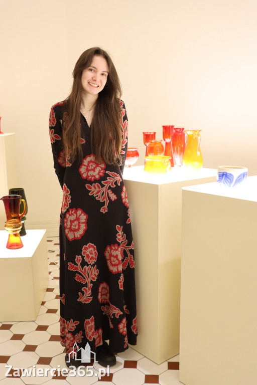 Fotorelacja Zawiercie: wykład - SZKŁO Z KREDENSU BABCI. OPOWIEŚCI O HSG ZĄBKOWICE