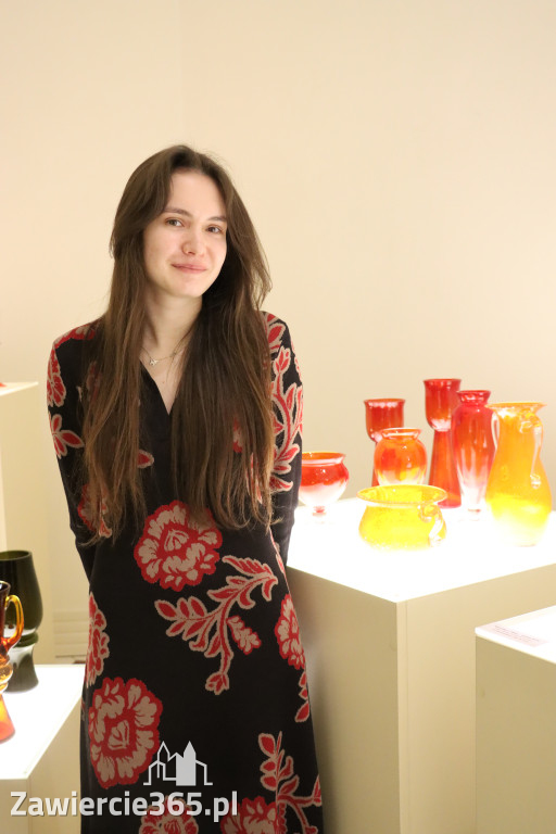 Fotorelacja Zawiercie: wykład - SZKŁO Z KREDENSU BABCI. OPOWIEŚCI O HSG ZĄBKOWICE