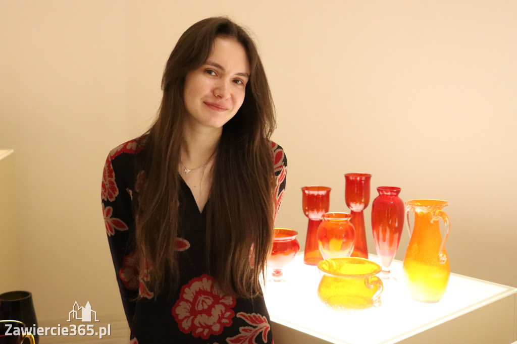 Fotorelacja Zawiercie: wykład - SZKŁO Z KREDENSU BABCI. OPOWIEŚCI O HSG ZĄBKOWICE