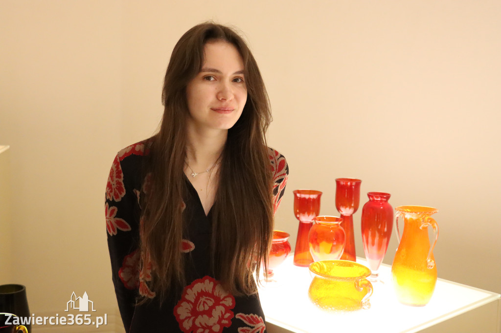 Fotorelacja Zawiercie: wykład - SZKŁO Z KREDENSU BABCI. OPOWIEŚCI O HSG ZĄBKOWICE