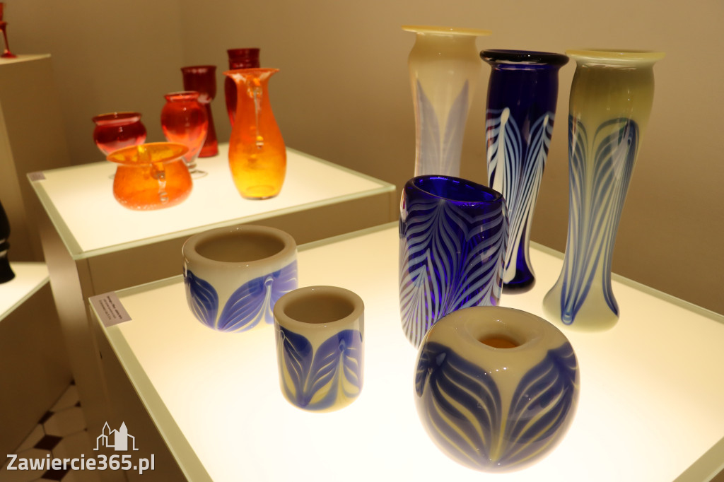 Fotorelacja Zawiercie: wykład - SZKŁO Z KREDENSU BABCI. OPOWIEŚCI O HSG ZĄBKOWICE