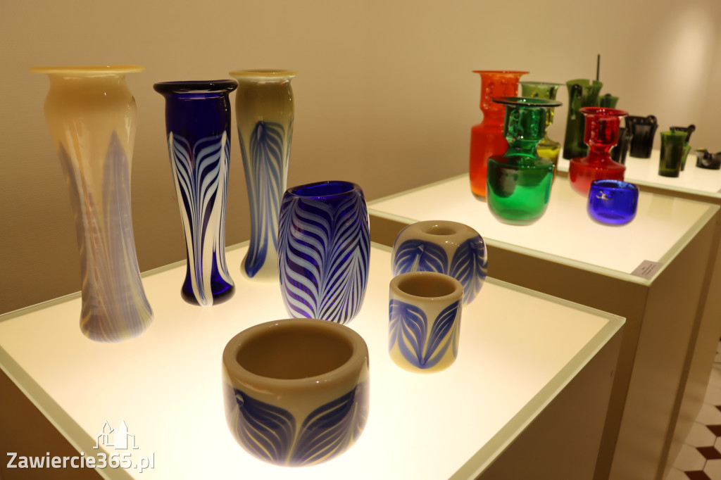 Fotorelacja Zawiercie: wykład - SZKŁO Z KREDENSU BABCI. OPOWIEŚCI O HSG ZĄBKOWICE