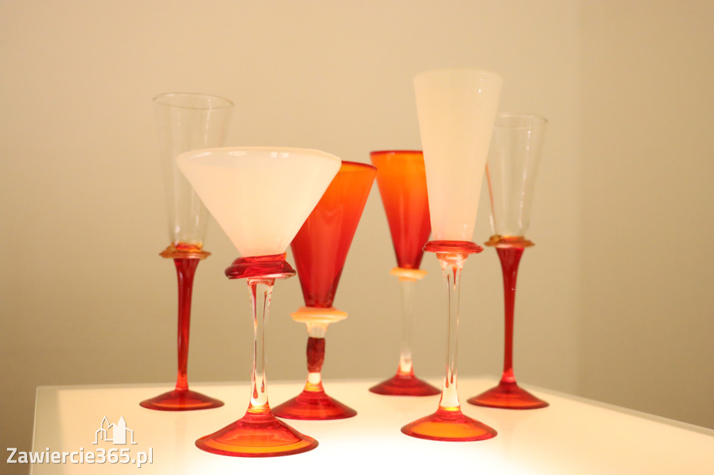 Fotorelacja Zawiercie: wykład - SZKŁO Z KREDENSU BABCI. OPOWIEŚCI O HSG ZĄBKOWICE