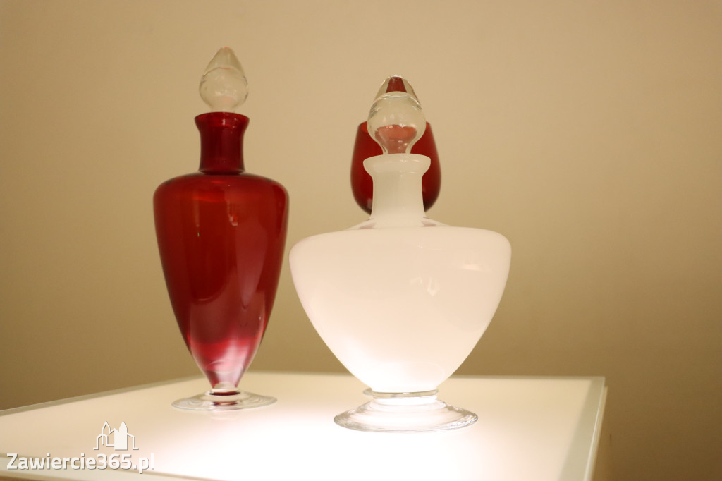 Fotorelacja Zawiercie: wykład - SZKŁO Z KREDENSU BABCI. OPOWIEŚCI O HSG ZĄBKOWICE