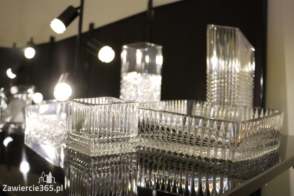 Fotorelacja Zawiercie: wykład - SZKŁO Z KREDENSU BABCI. OPOWIEŚCI O HSG ZĄBKOWICE