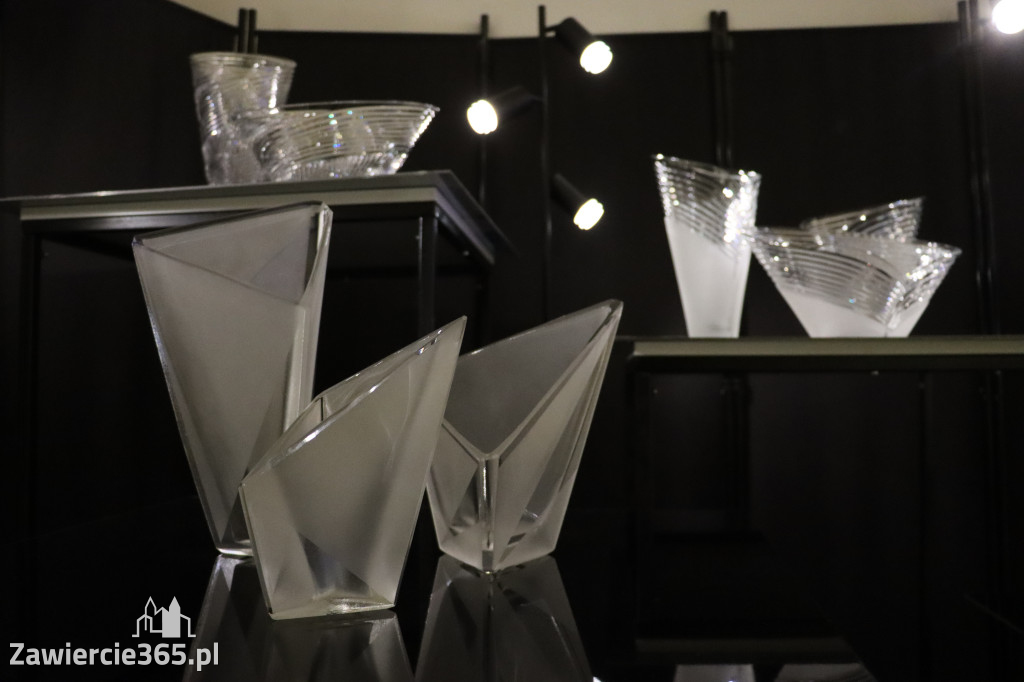 Fotorelacja Zawiercie: wykład - SZKŁO Z KREDENSU BABCI. OPOWIEŚCI O HSG ZĄBKOWICE