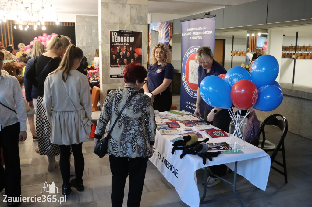 Fotorelacja: Zawierciański Dzień Kobiet w MOK Zawiercie