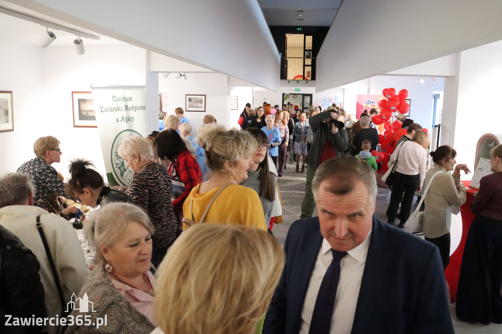 Fotorelacja: Zawierciański Dzień Kobiet w MOK Zawiercie