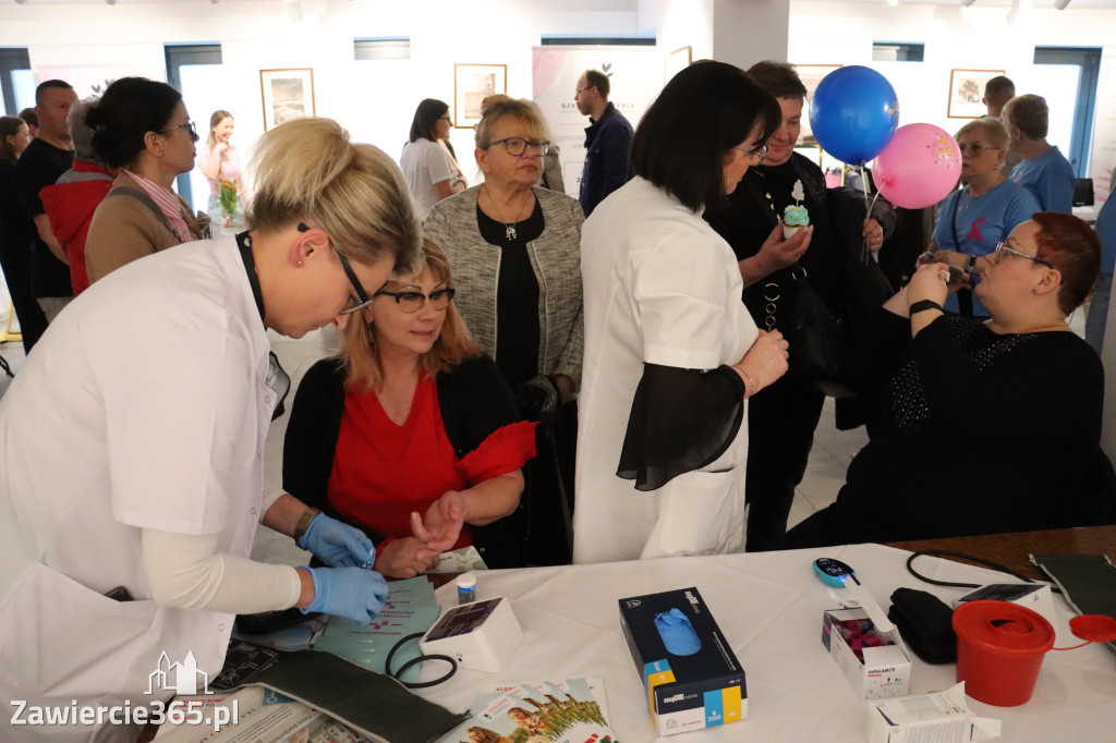 Fotorelacja: Zawierciański Dzień Kobiet w MOK Zawiercie