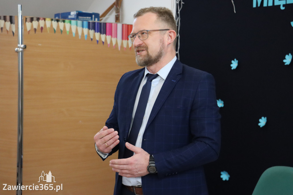 Fotorelacja: Olimpiada Języka Polskiego organizowana przez nasze KLO w Zawierciu