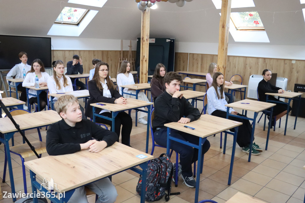 Fotorelacja: Olimpiada Języka Polskiego organizowana przez nasze KLO w Zawierciu