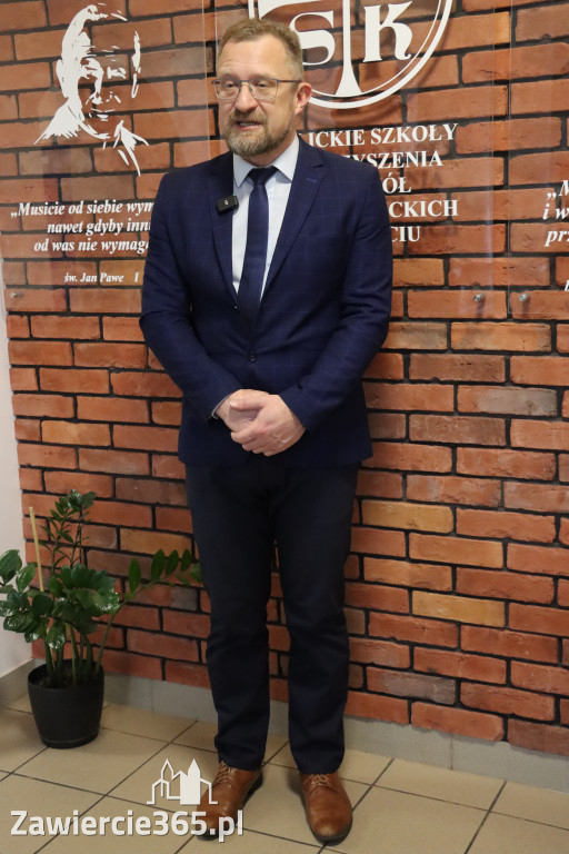 Fotorelacja: Olimpiada Języka Polskiego organizowana przez nasze KLO w Zawierciu