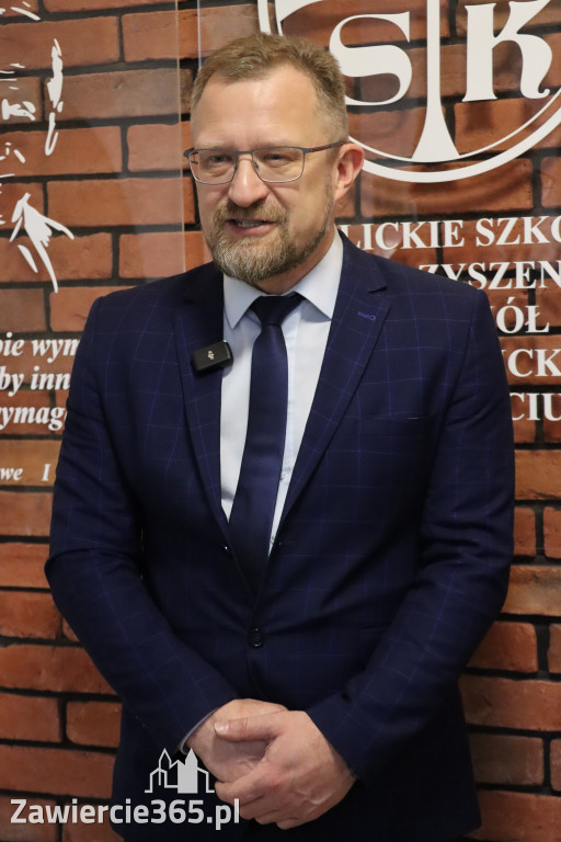 Fotorelacja: Olimpiada Języka Polskiego organizowana przez nasze KLO w Zawierciu