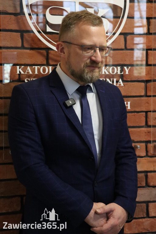 Fotorelacja: Olimpiada Języka Polskiego organizowana przez nasze KLO w Zawierciu