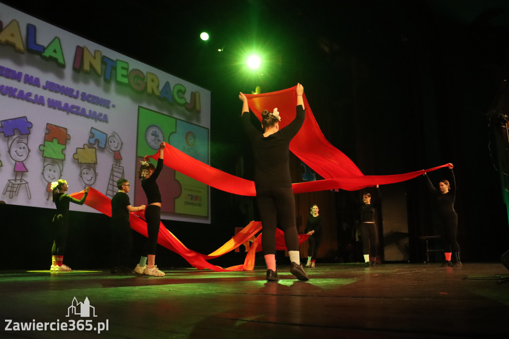 Fotorelacja I: GALA INTEGRACJI zorganizowana przez Szkoła Podstawowa nr 4 w Zawierciu